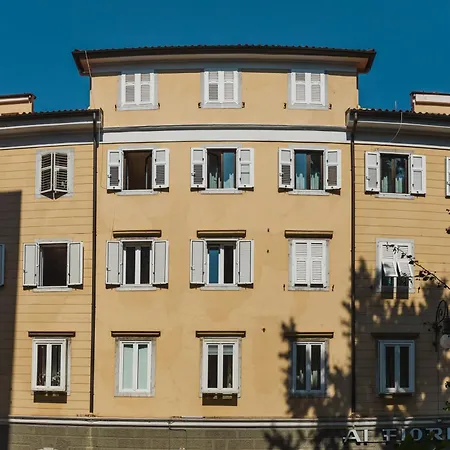 Διαμέρισμα Dimora Hortis, Eleganza E Stile In Centro A