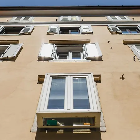 Apartamento Dimora Hortis, Eleganza E Stile In Centro A