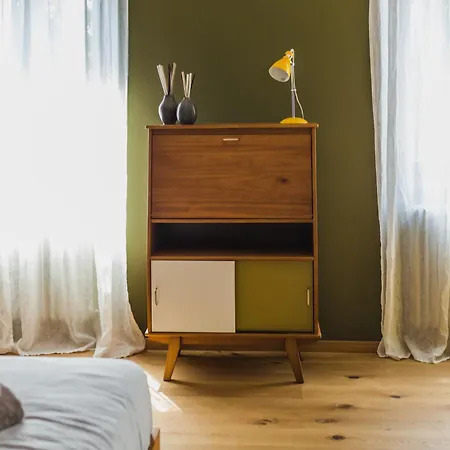 Apartamento Hortis, L'incontro Tra Il Legno E Il Mare Trieste