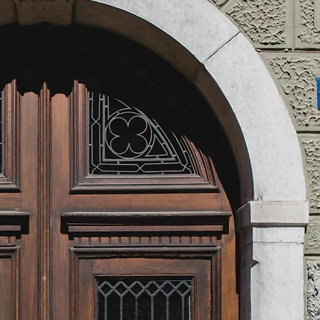 公寓 Dimora Hortis, Eleganza E Stile In Centro A