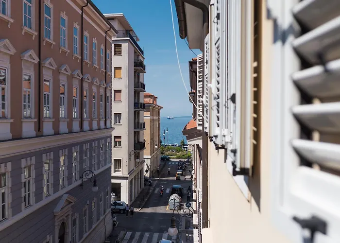 Dimora Hortis, Eleganza E Stile In Centro A Appartamento *